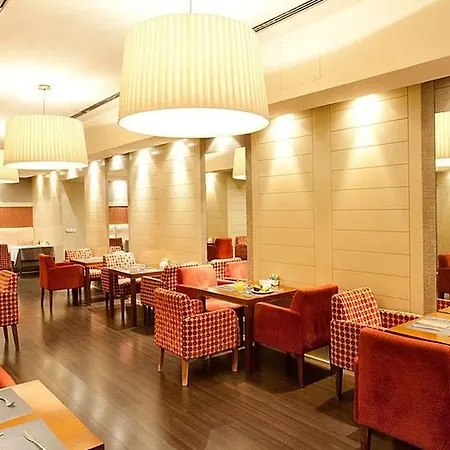 Midmost Hotel 4*