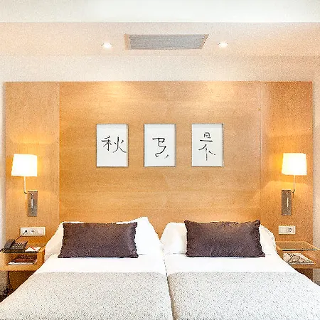 Hotel Midmost