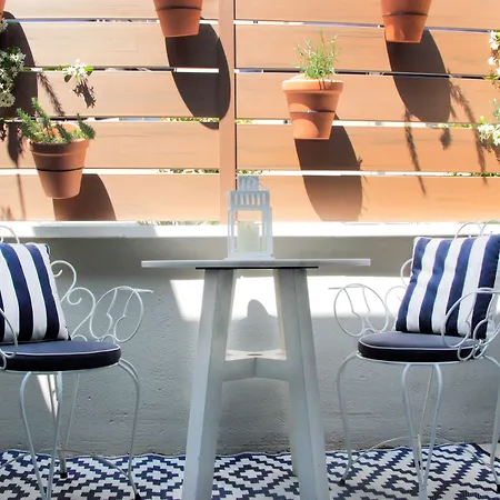 Midmost By Majestic Group Hotell