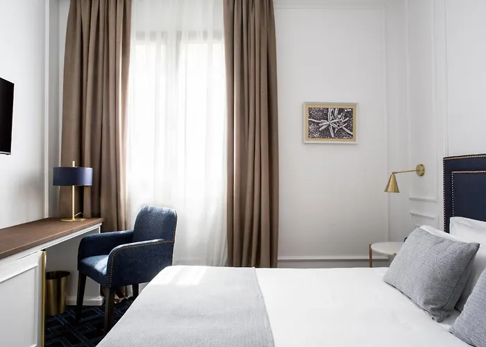 Midmost By Majestic Group 4*